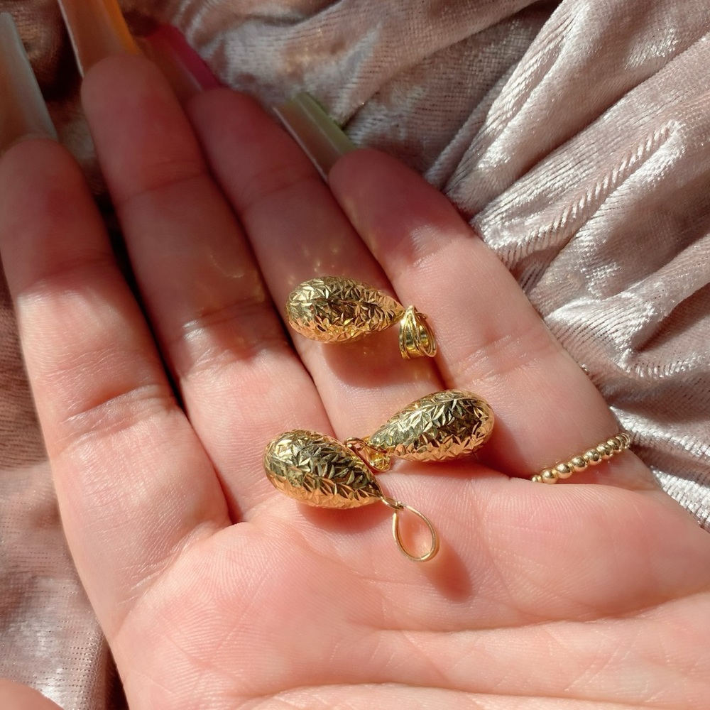 10k Solid Diamond Cut Teardrop Pendant - image 2